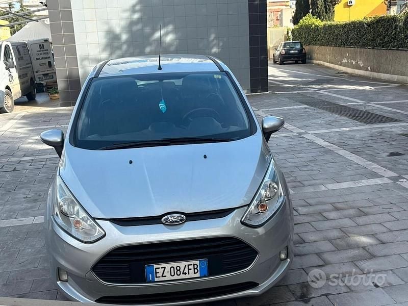 Usata Ford B-MAX Titanium 95 CV (69 kW) 2015 Grigio Monovolume