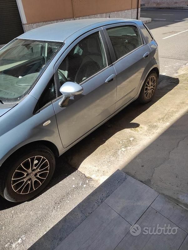 Usata Fiat Punto 95 CV (69 kW) 2012 Grigio Utilitaria