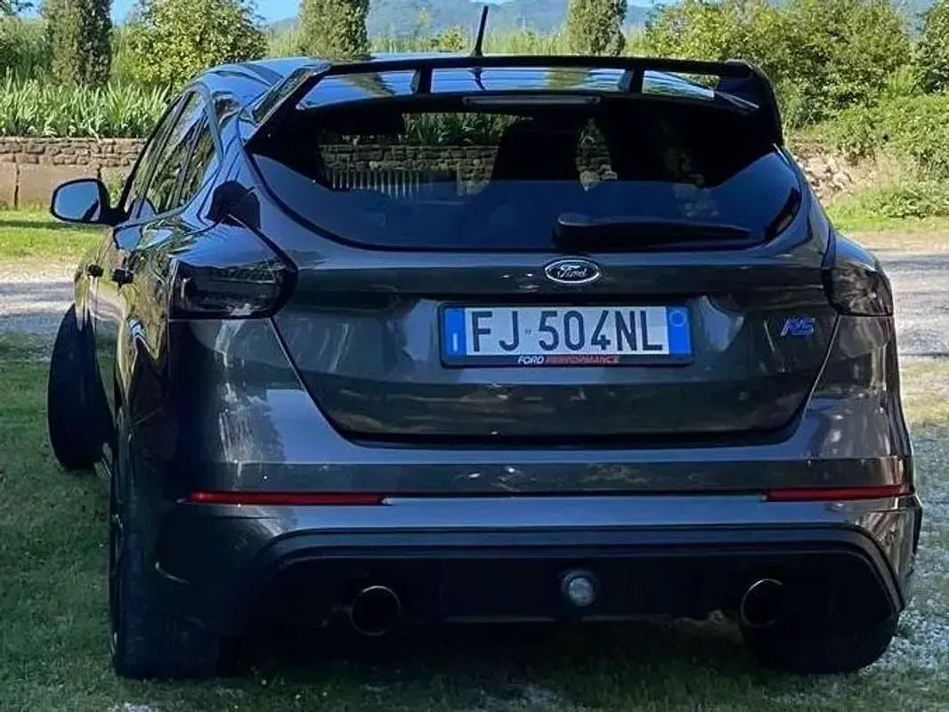 Usata Ford Focus RS 351 CV (258 kW) 2017 Grigio Berlina