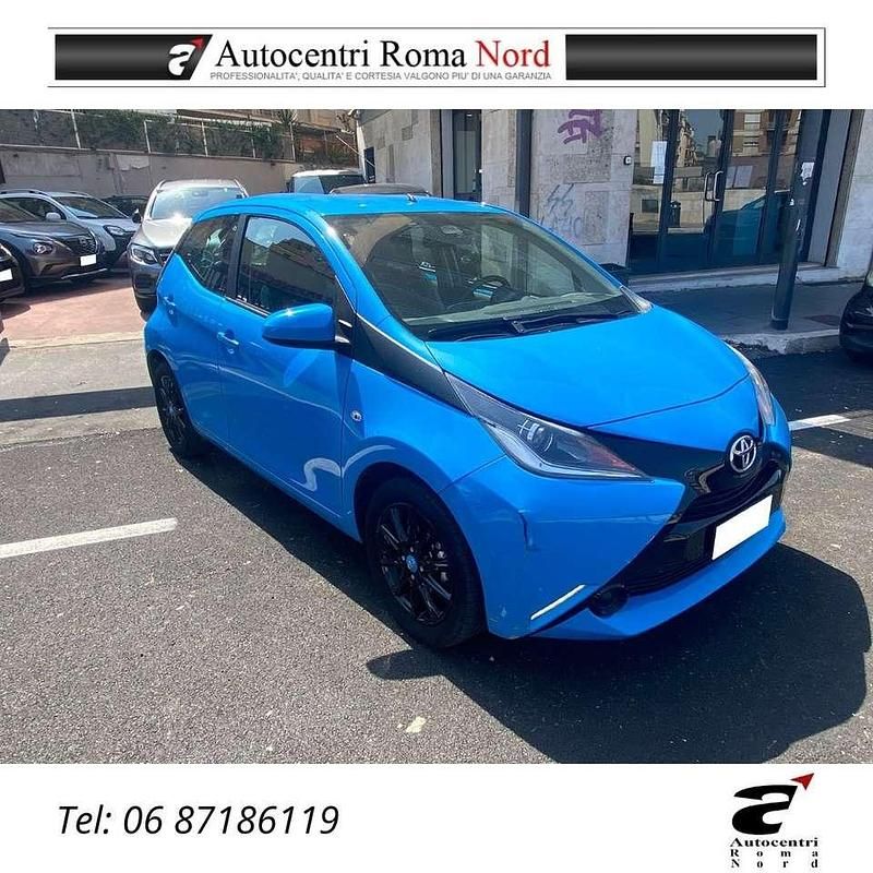 Blu/azzurro Usata 2018 Toyota Aygo X-play Due volumi | 11.550 € (Buon prezzo) - Immagine 1/4