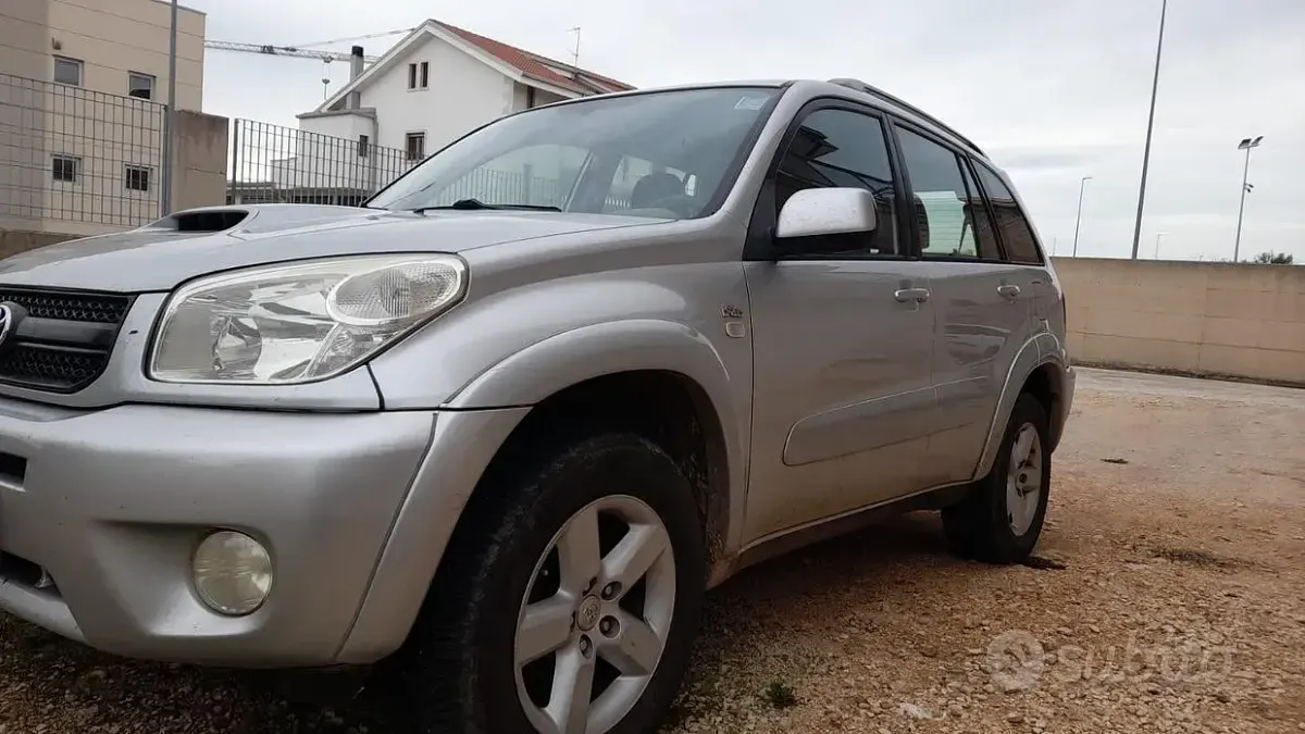 Usata Toyota RAV4 2004 SUV