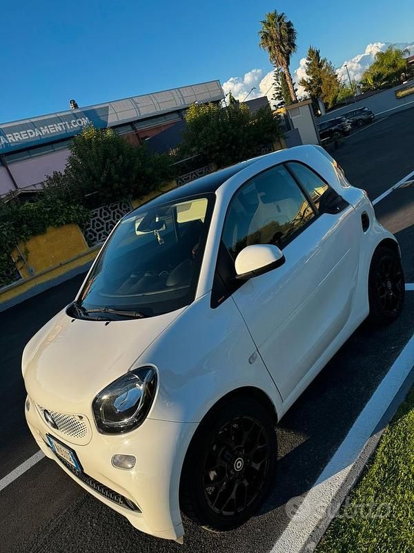 Usata Smart ForTwo Coupé 90 CV (66 kW) 2018 Utilitaria