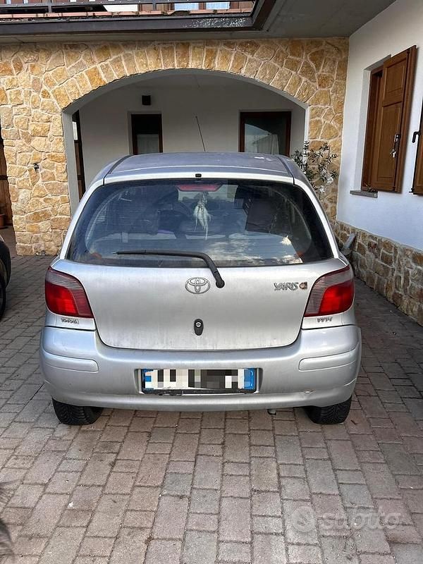 Usata Toyota Yaris 68 CV (50 kW) 2001 Berlina