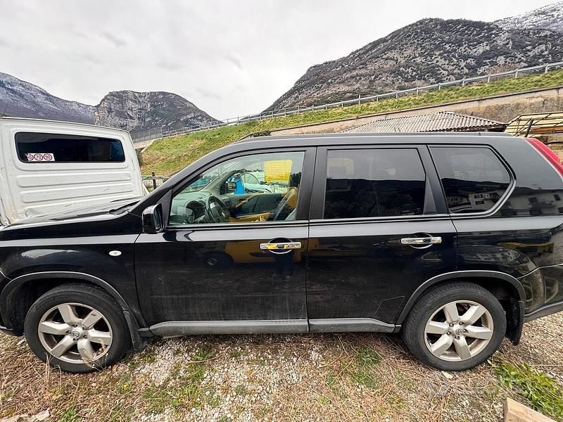 Usata Nissan X-Trail 173 CV (127 kW) 2007 Nero SUV