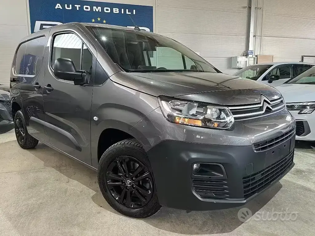 Usata Citroën Berlingo 131 CV (96 kW) 2021 Grigio scuro Monovolume