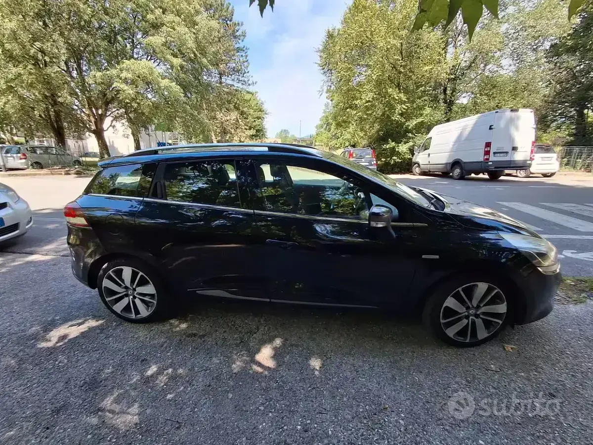 Usata Renault Clio 75 CV (55 kW) 2015 Nero Station wagon
