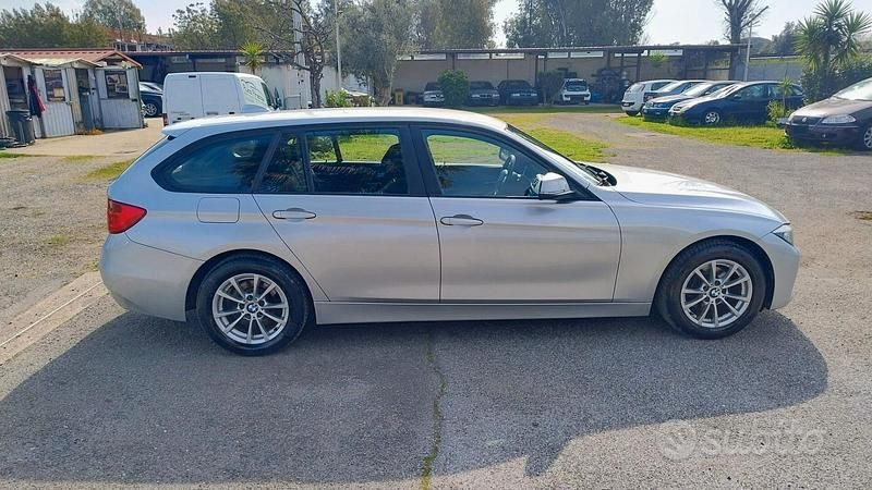 Usata BMW 318 142 CV (104 kW) 2014 Grigio Station wagon