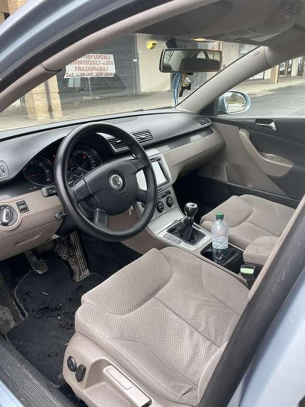 Usata VW Passat 105 CV (77 kW) 2005 Berlina