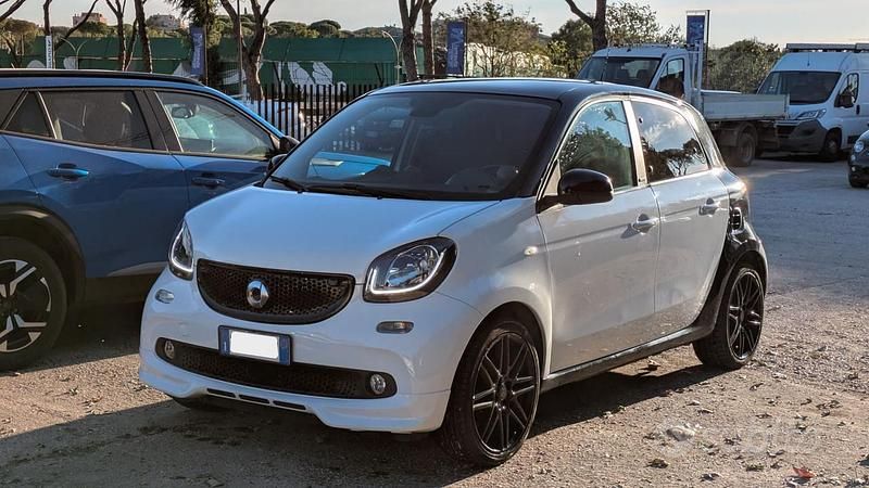 Usata Smart ForFour 90 CV (66 kW) 2017 Bianco Utilitaria
