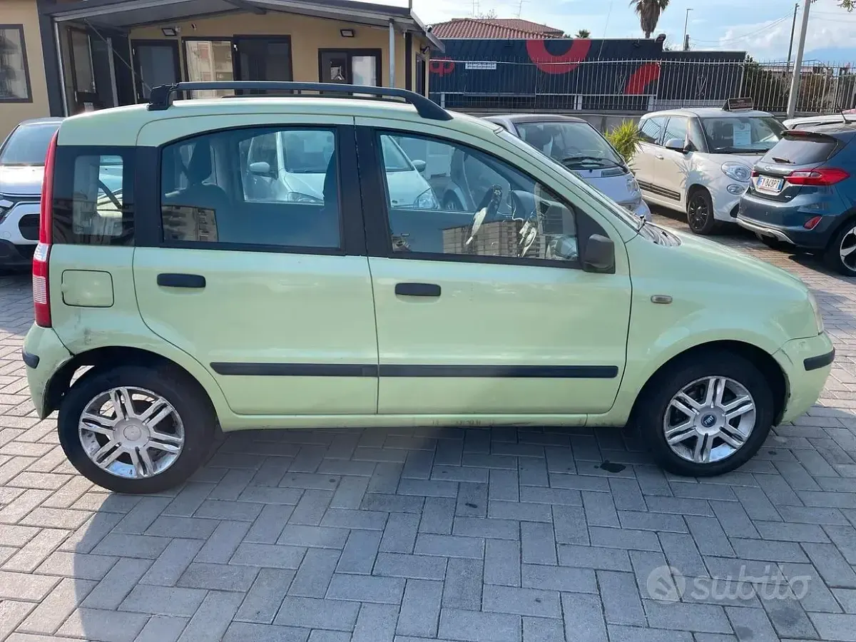 Usata Fiat Panda Emotion 69 CV (50 kW) 2006 Verde Utilitaria