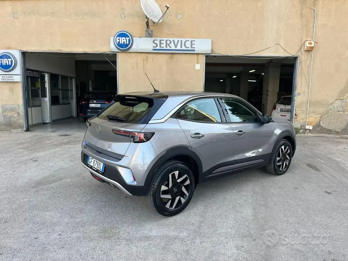 Usata Opel Mokka Elegance 110 CV (80 kW) 2023 Grigio SUV