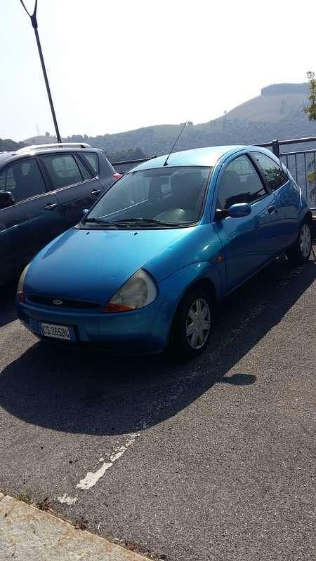 Usata Ford Ka 69 CV (50 kW) 2004 Blu/azzurro Utilitaria
