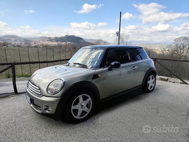 Usata Mini Cooper D Pepper 109 CV (80 kW) 2007 Grigio Utilitaria
