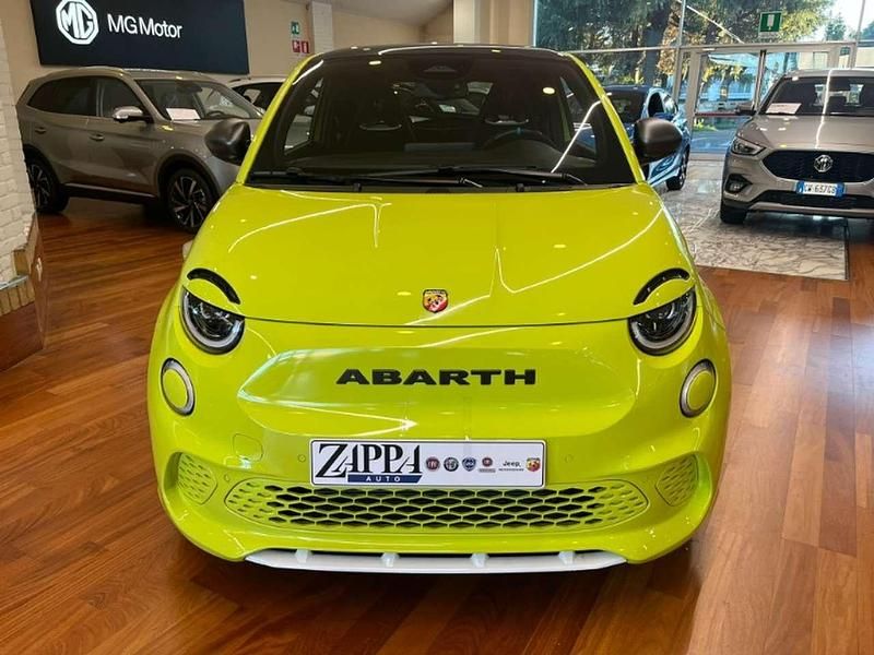 Usata Abarth 500e 47 kW (64 CV) 2023 Giallo Utilitaria