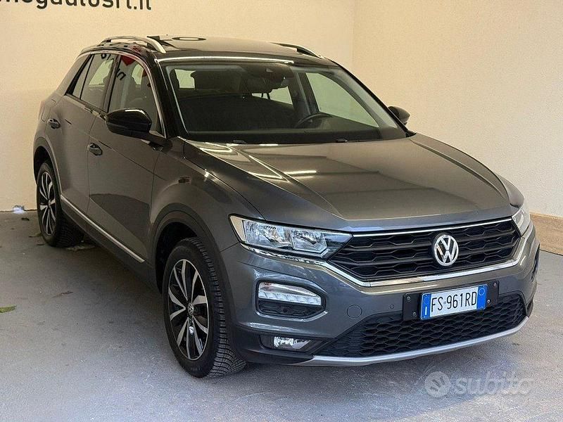 Usata VW T-Roc Style 116 CV (85 kW) 2018 Grigio SUV