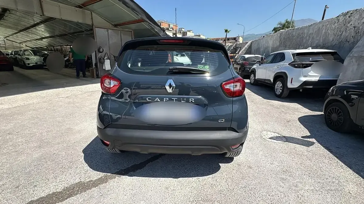 Usata Renault Captur Intens 90 CV (66 kW) 2016 Bluazzurro SUV