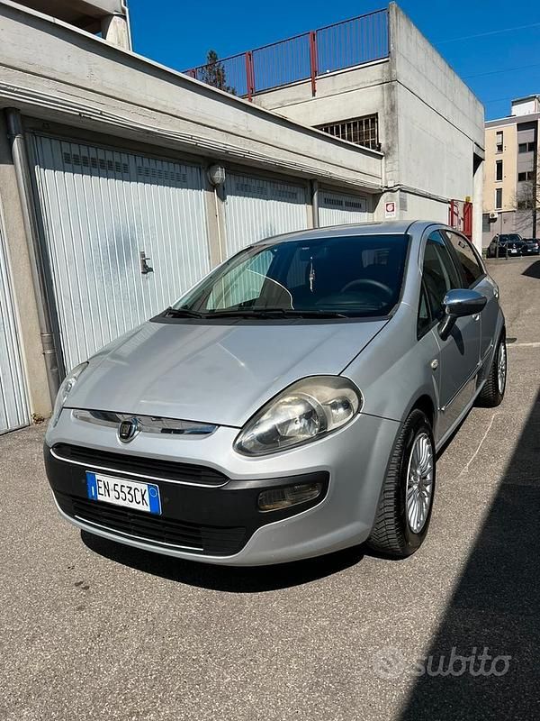 Usata Fiat Punto Evo Dynamic 75 CV (55 kW) 2011 Grigio Utilitaria