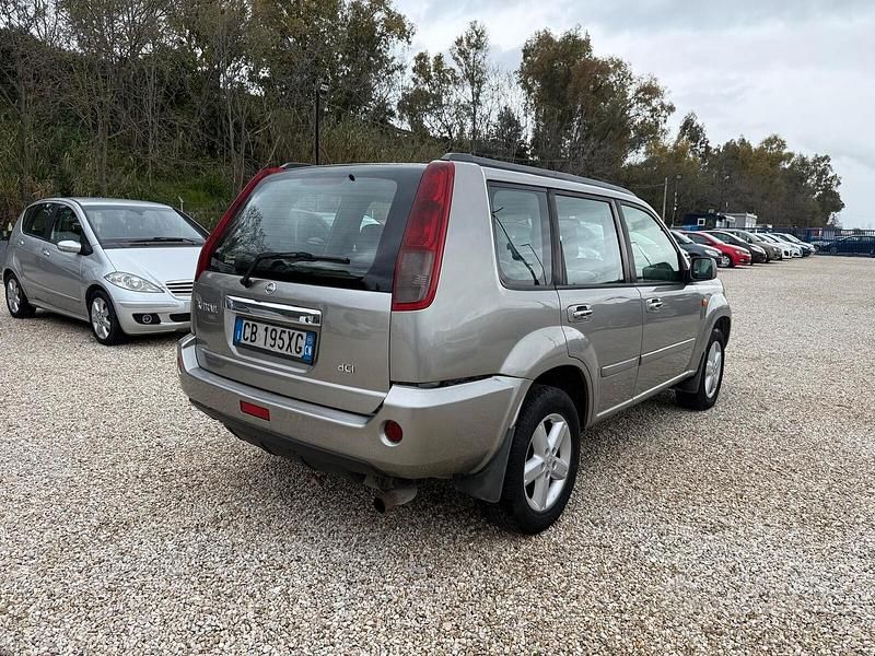 Usata Nissan X-Trail 136 CV (100 kW) 2004 Grigio SUV