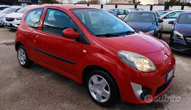 Usata Renault Twingo 58 CV (42 kW) 2008 Rosso Utilitaria