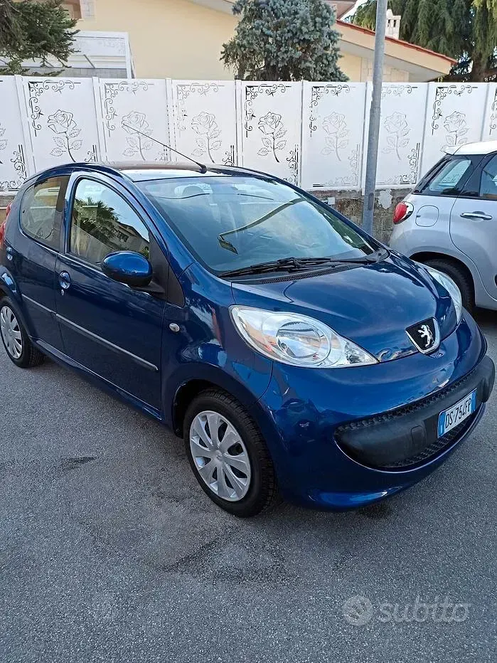 Usata Peugeot 107 68 CV (50 kW) 2008 Bluazzurro Utilitaria