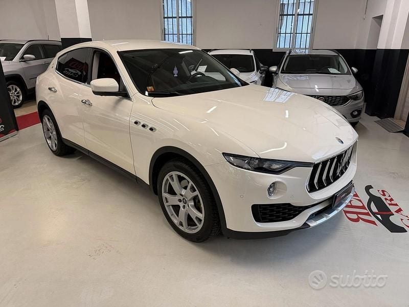 Usata Maserati Levante 350 CV (257 kW) 2021 Bianco SUV