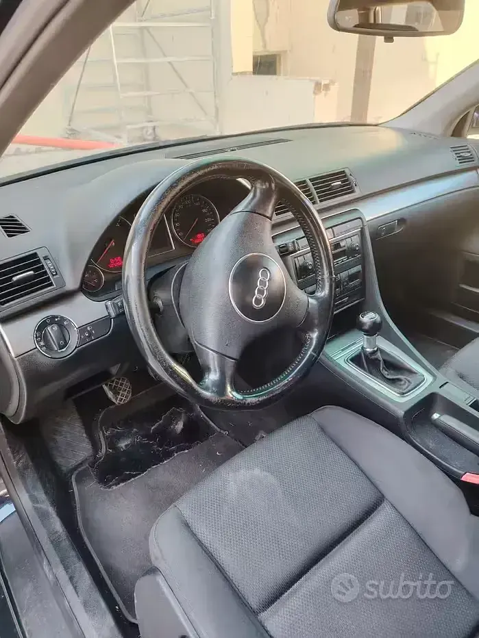 Usata Audi A4 130 CV (95 kW) 2003 Viola Station wagon