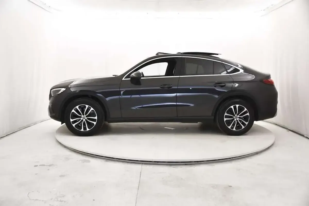 Begagnad Mercedes GLC220 Advanced Plus 197 HK (144 kW) 2023 Grå Sportkupé