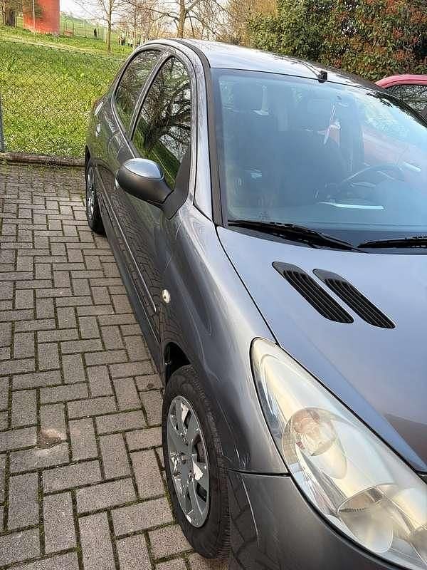Usata Peugeot 206 60 CV (44 kW) 2011 Berlina
