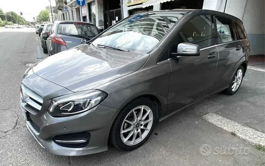 Occasion Mercedes B180 Executive 109 PK (80 kW) 2018 Grijs MPV