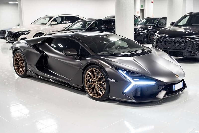Usata Lamborghini Revuelto 825 CV (606 kW) 2025 Marrone apus Coupé