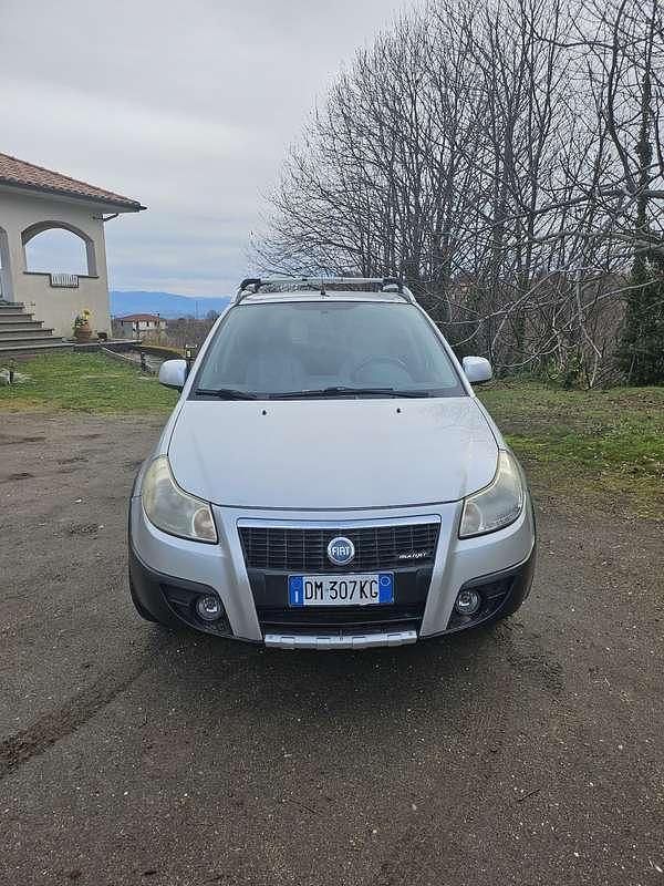Usata 2008 Fiat Sedici Dynamic SUV | 5990 € (Buon prezzo) - Immagine 1/4