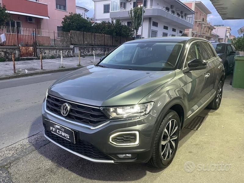Usata VW T-Roc Style 150 CV (110 kW) 2019 Grigio SUV