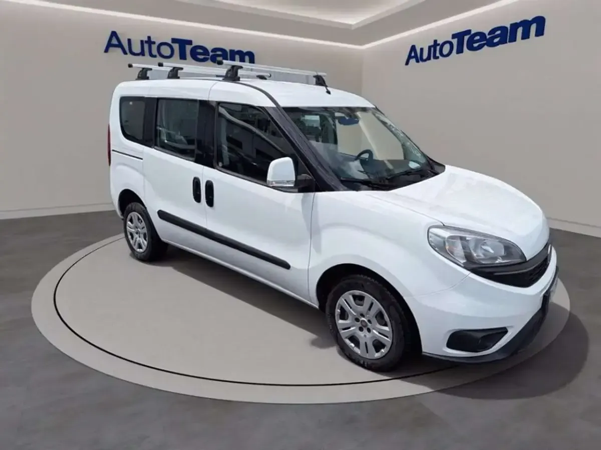 Usata Fiat Doblò 105 CV (77 kW) 2017 Bianco Monovolume
