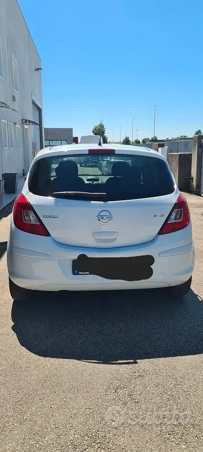 Usata Opel Corsa 85 CV (62 kW) 2011 Bianco Utilitaria
