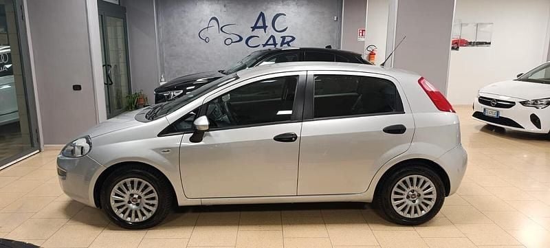 Usata Fiat Punto S 85 CV (62 kW) 2015 Argento Utilitaria