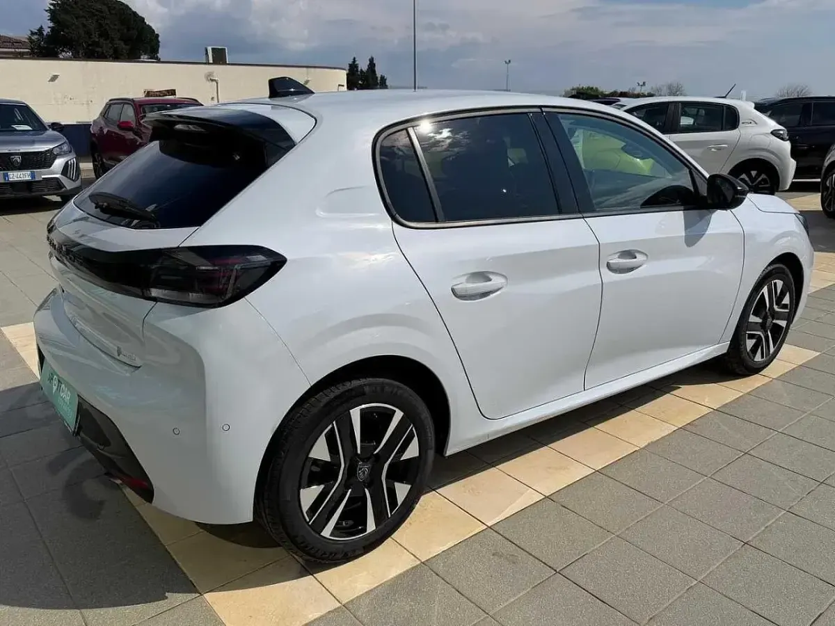 Nuova Peugeot 208 Allure 101 CV (74 kW) 2026 Bianco Utilitaria