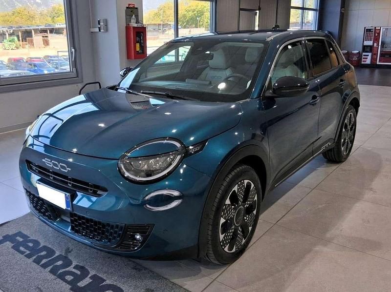 Verde mare Usata 2025 Fiat 600 La Prima SUV | 21.890 € - Immagine 1/4