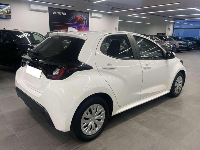 Usata Toyota Yaris Active 72 CV (52 kW) 2022 Bianco Berlina