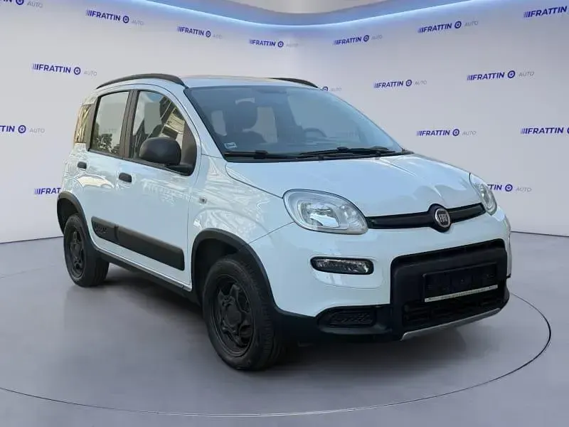 Usata Fiat Panda 4x4 S 95 CV (69 kW) 2018 Bianco Utilitaria