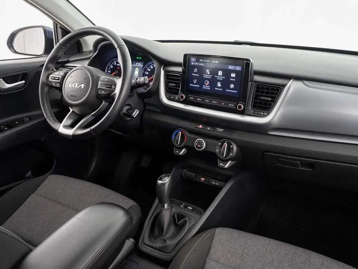 Usata Kia Stonic Urban 101 CV (74 kW) 2024 Grigio SUV