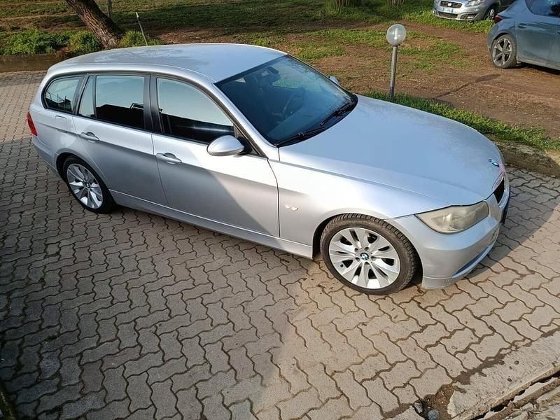 Usata BMW 318 142 CV (104 kW) 2007 Argento Station wagon