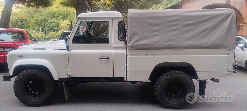 Usado Land Rover Defender 122 CV (89 kW) 2006 Blanco SUV