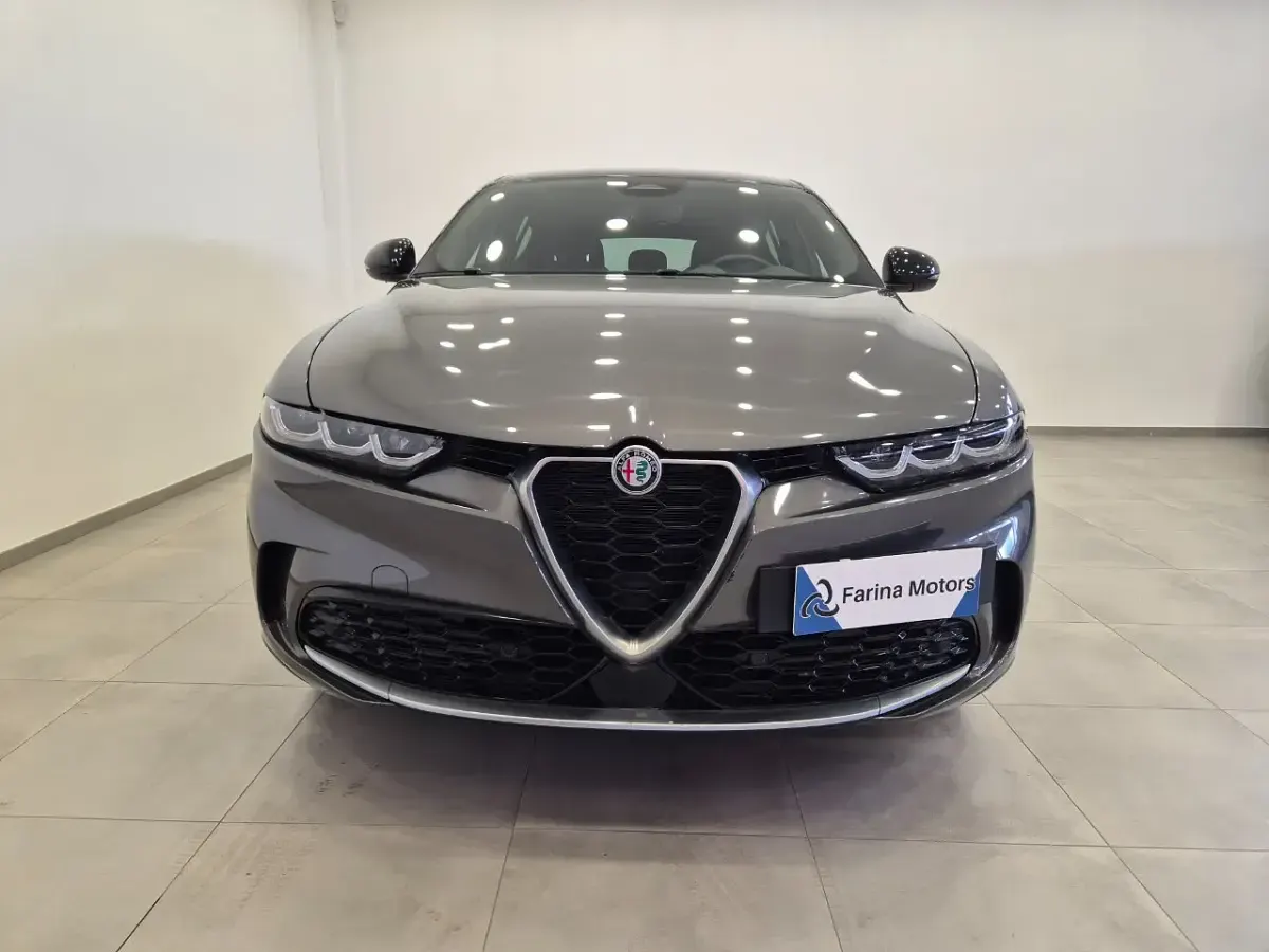 Usado Alfa Romeo Tonale 279 CV (205 kW) 2024 Gris SUV