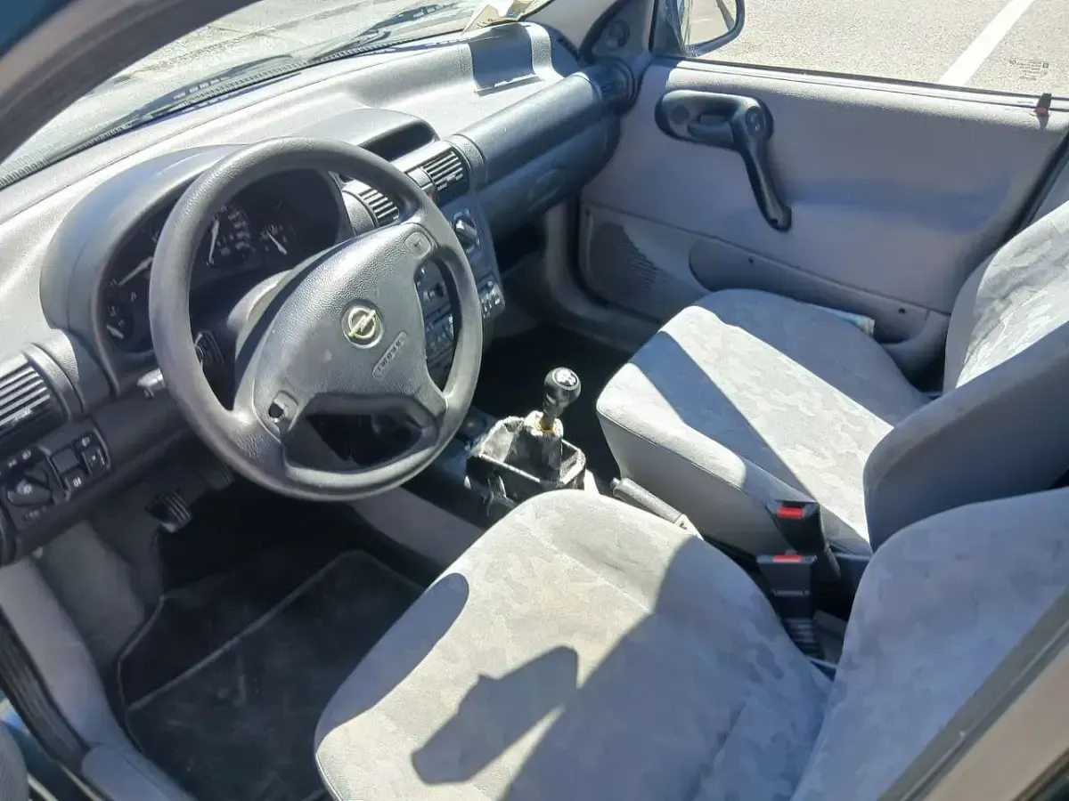 Usata Opel Corsa Swing 54 CV (39 kW) 2000 Other Berlina