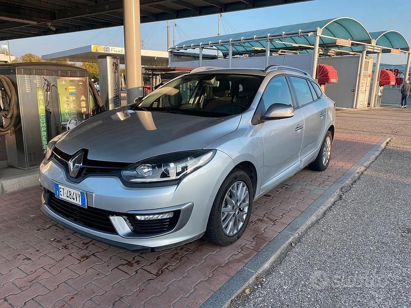 Usata 2014 Renault Mégane III Tre volumi | 5900 € (Cara) - Immagine 1/4