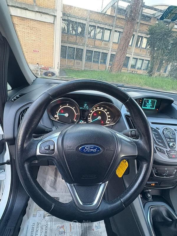 Usata Ford B-MAX Business Edition 75 CV (55 kW) 2015 Bianco Monovolume