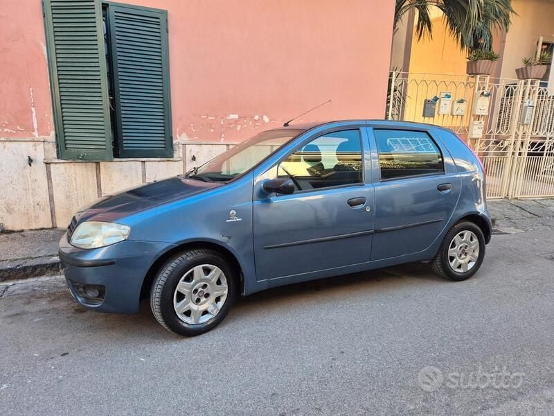 Usata 2005 Fiat Punto Due volumi | 1900 € (Ottimo prezzo) - Immagine 1/4