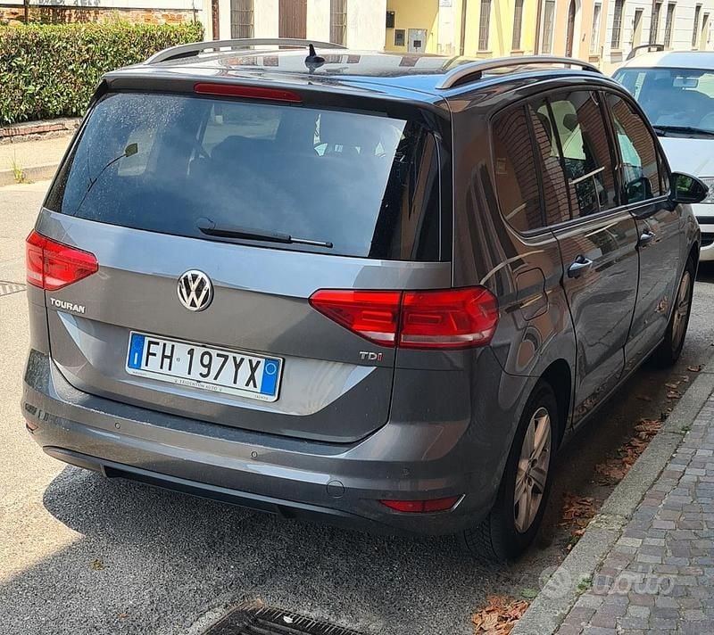 Usata VW Touran 102 CV (75 kW) 2016 Marrone Monovolume