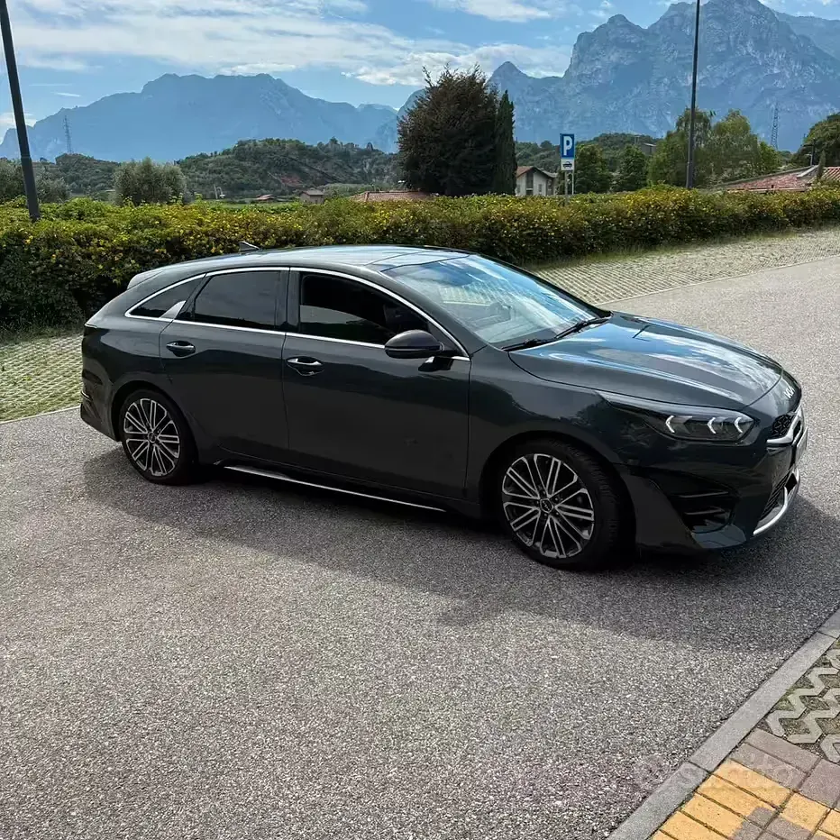 Usata Kia ProCeed 160 CV (117 kW) 2023 Grigio Station wagon