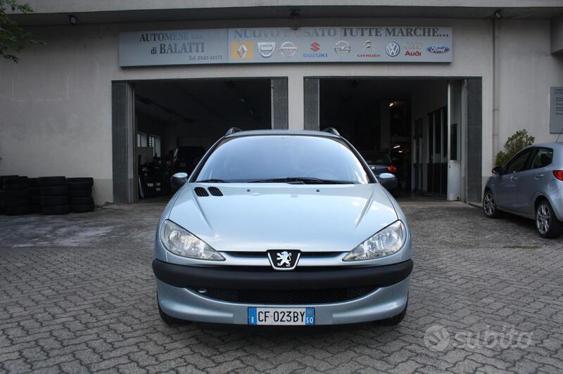 Usato 2003 Peugeot 206 1.4 Benzin 75 CV (2.500 €)